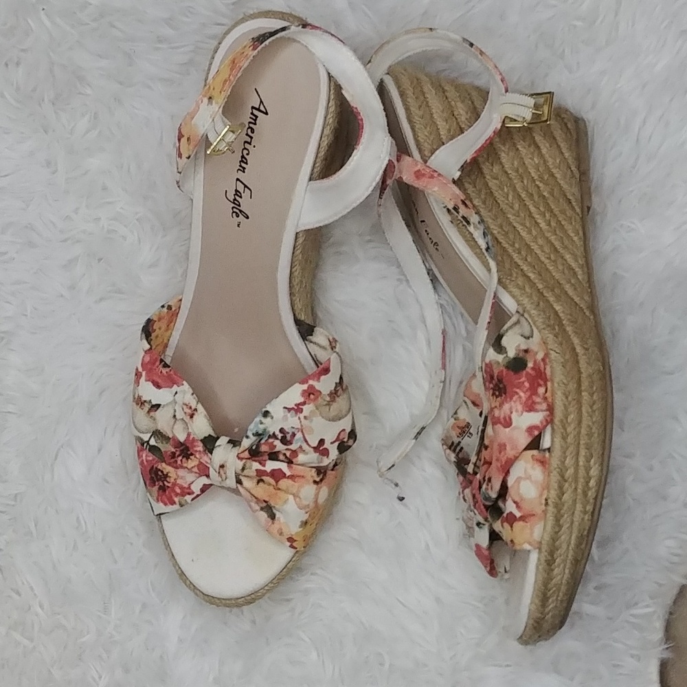 Floral print wedges